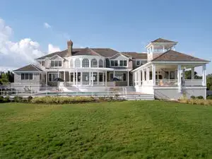 Hamptons Style: Perfect for the Gold Coast