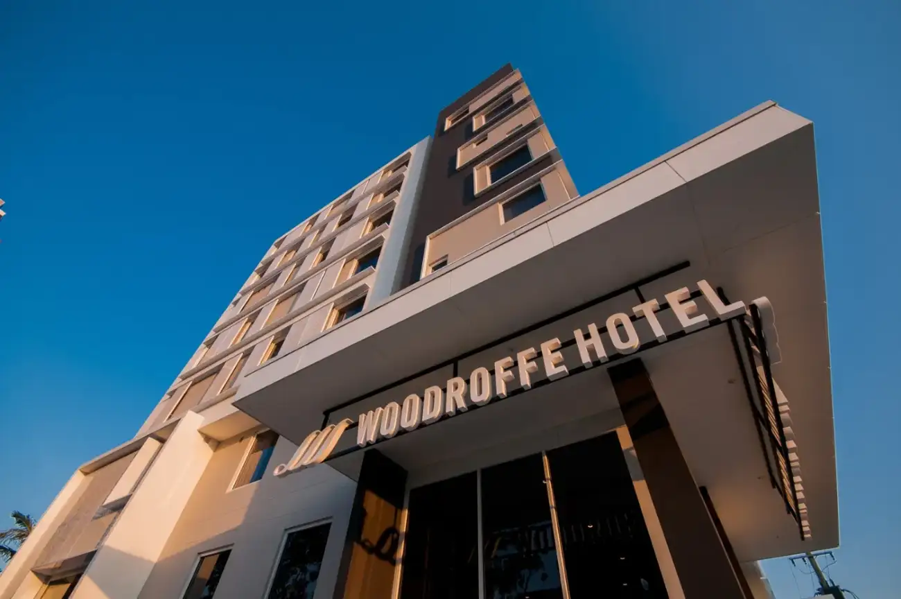 HHH Architects celebrate the Master Builders Queensland Housing and Construction Award for Woodroffe Hotel