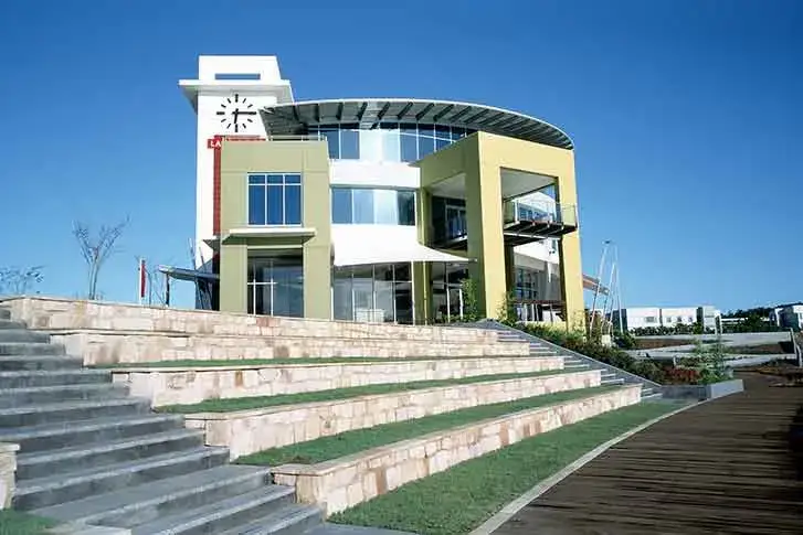 Delfin House, Varsity Lakes QLD, by hhh architects