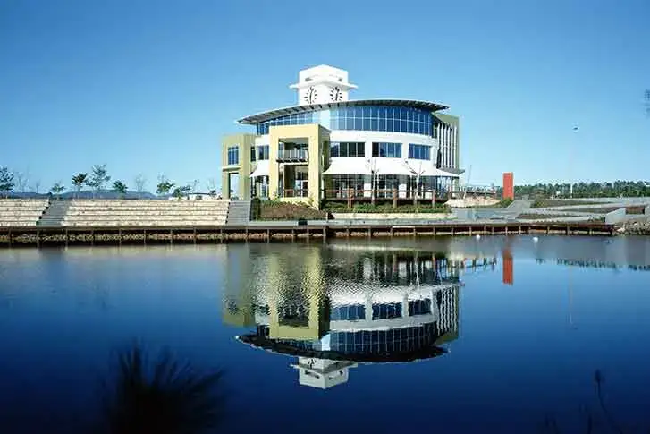 Delfin House, Varsity Lakes QLD, by hhh architects