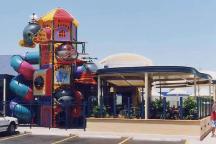 McDonald's, Eastern Australia, by hhh architects