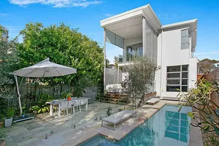 Mermaid, Mermaid Beach QLD, by hhh architects