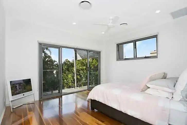 Mermaid, Mermaid Beach QLD, by hhh architects