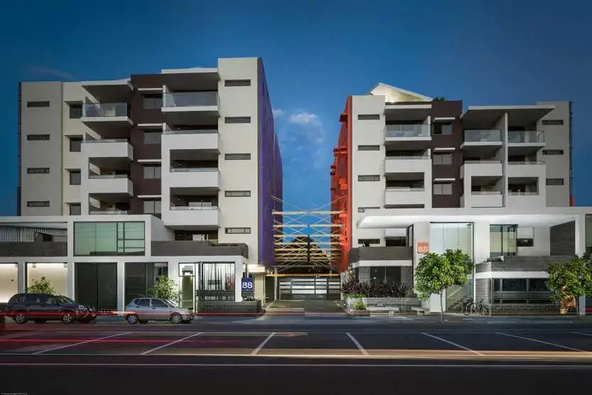 Metro 88, Southport QLD, by hhh architects