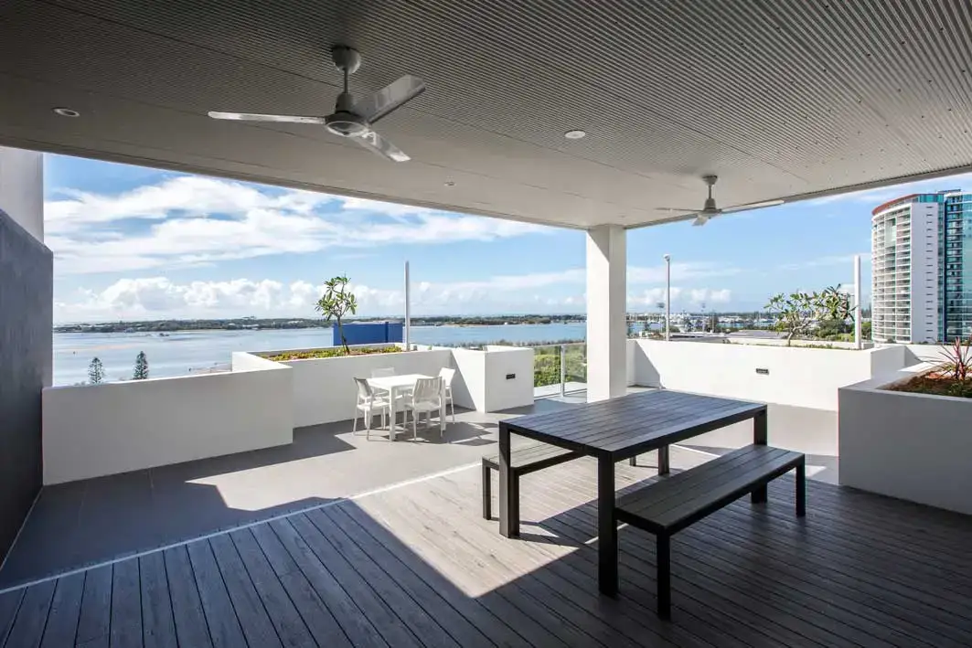 Outlook, Southport QLD, by hhh architects