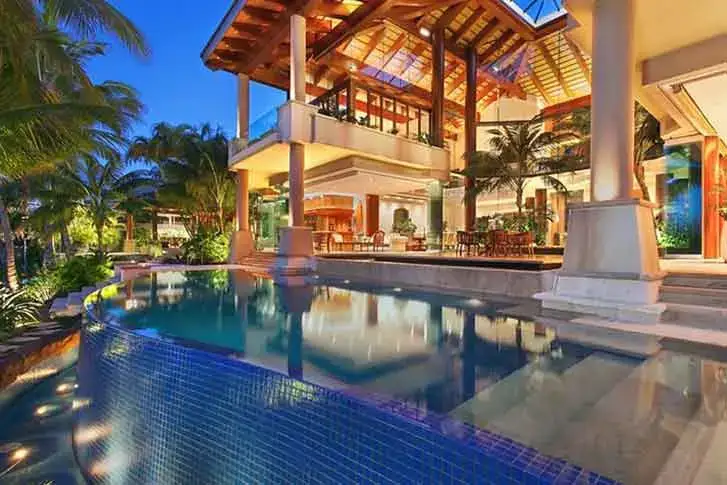 The Corso, Isle of Capri QLD, by hhh architects